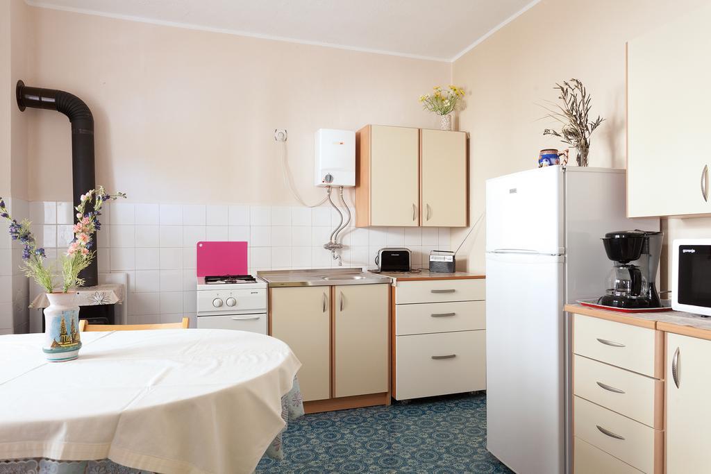 Apartman Davorka Karlobag Kültér fotó