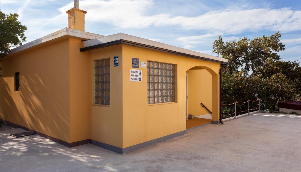 Apartman Davorka Karlobag Kültér fotó